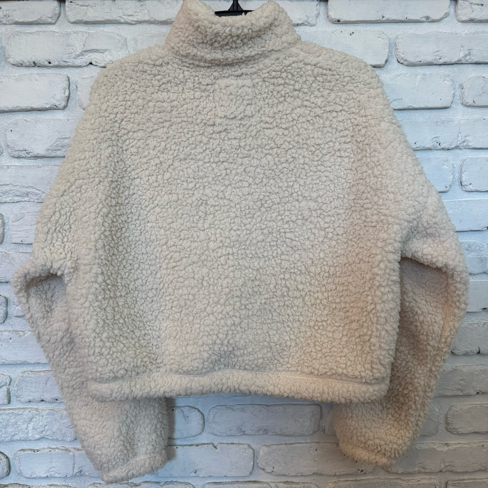 Women’s Hollister Fuzzy Fleece Sherpa Half Zip Pullover Cropped Jacket - Picture 2 of 6